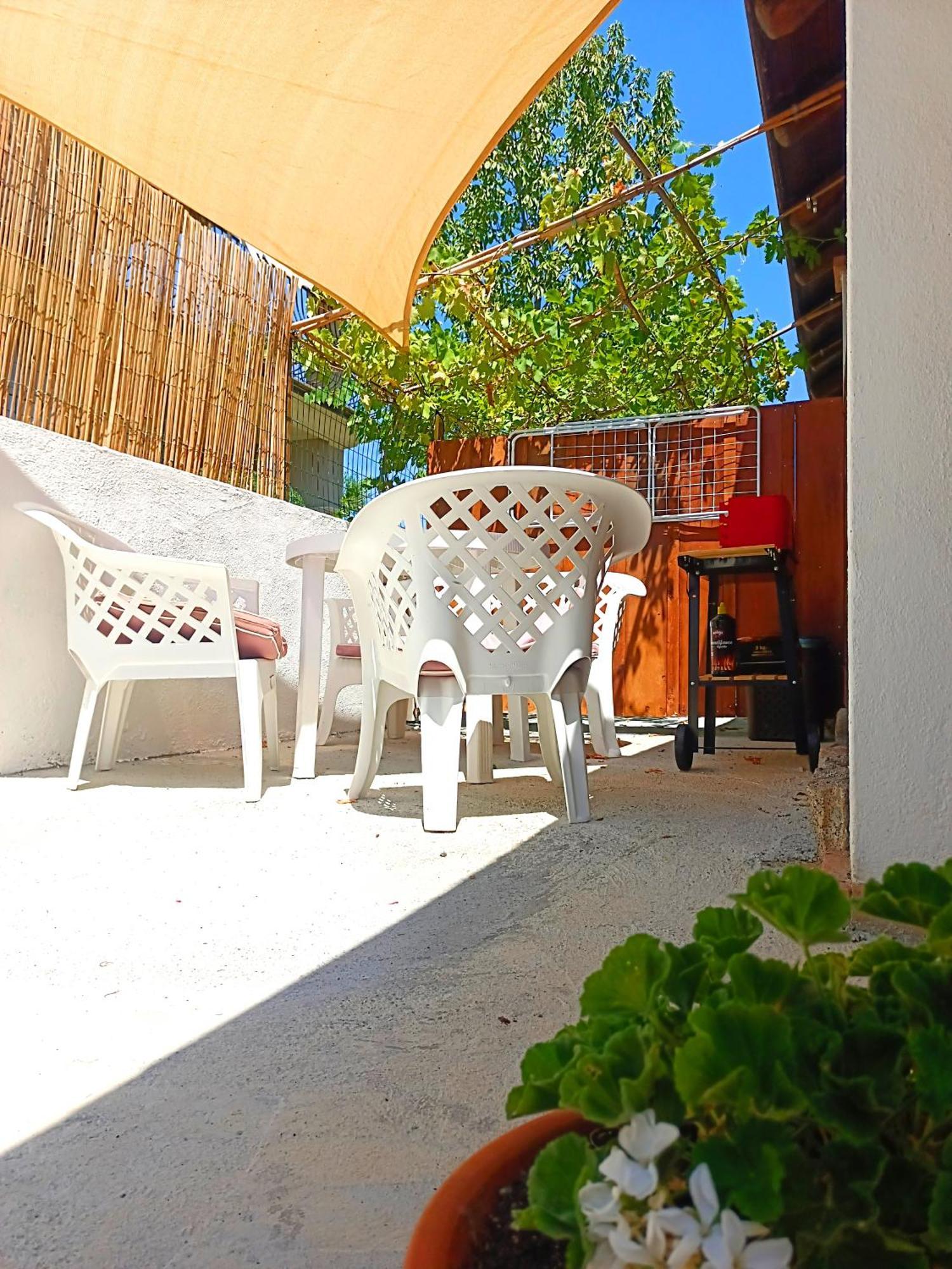 Le Sorgenti Guest House Ilbono Екстериор снимка